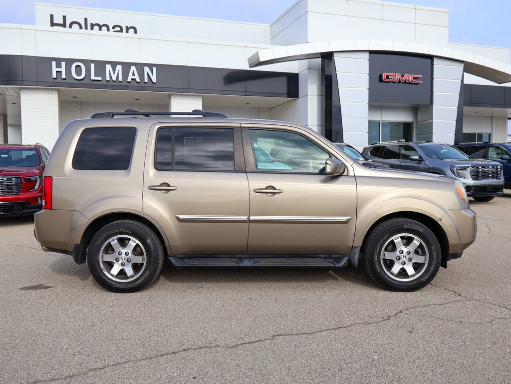 Used 2010 Honda Pilot Touring image 2