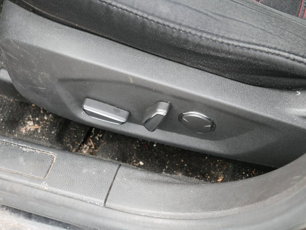 Used 2015 Ford Fusion SE w/ Equipment Group 201A FWD image 23