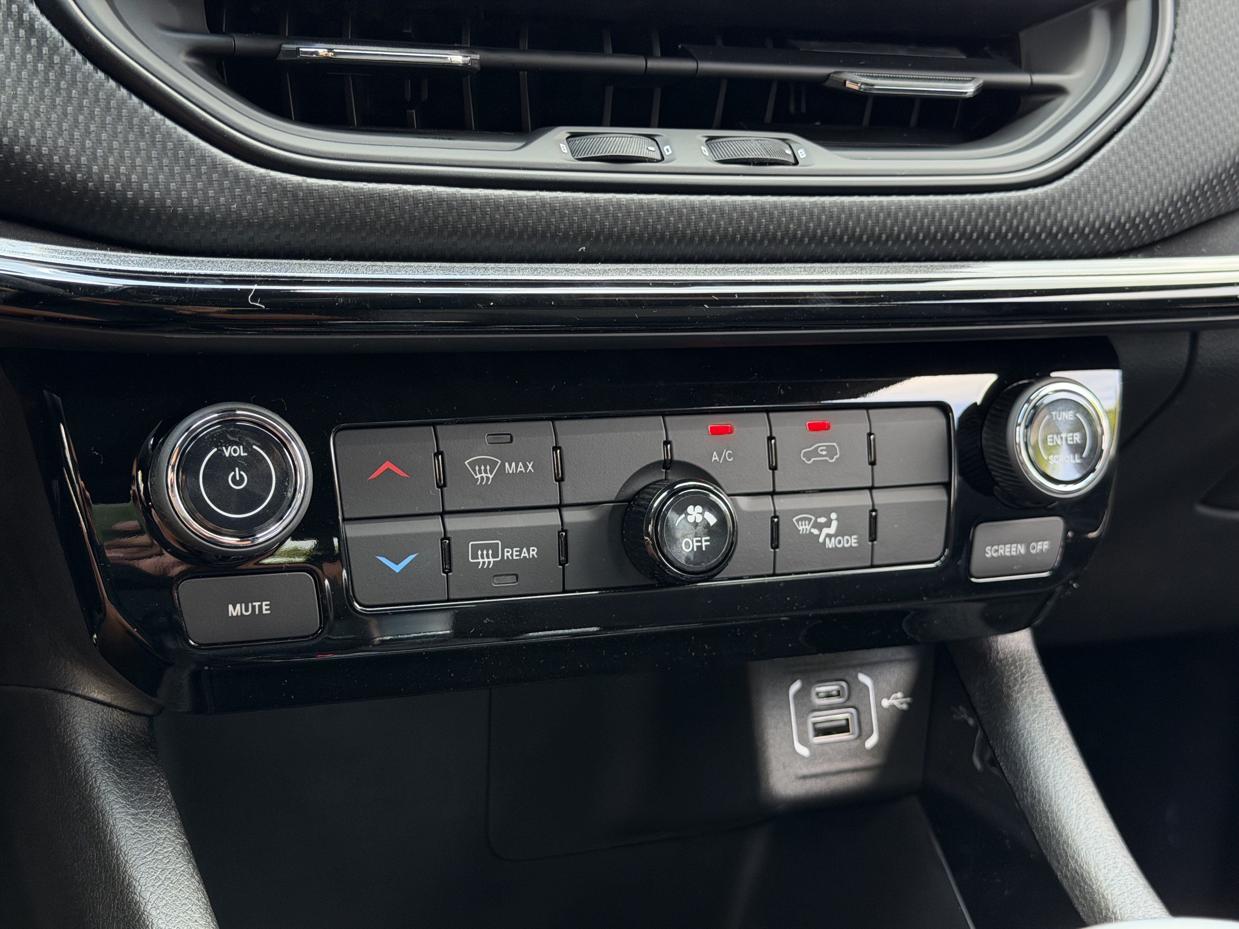 New 2026 Jeep Compass Latitude AWD/4WD image 28