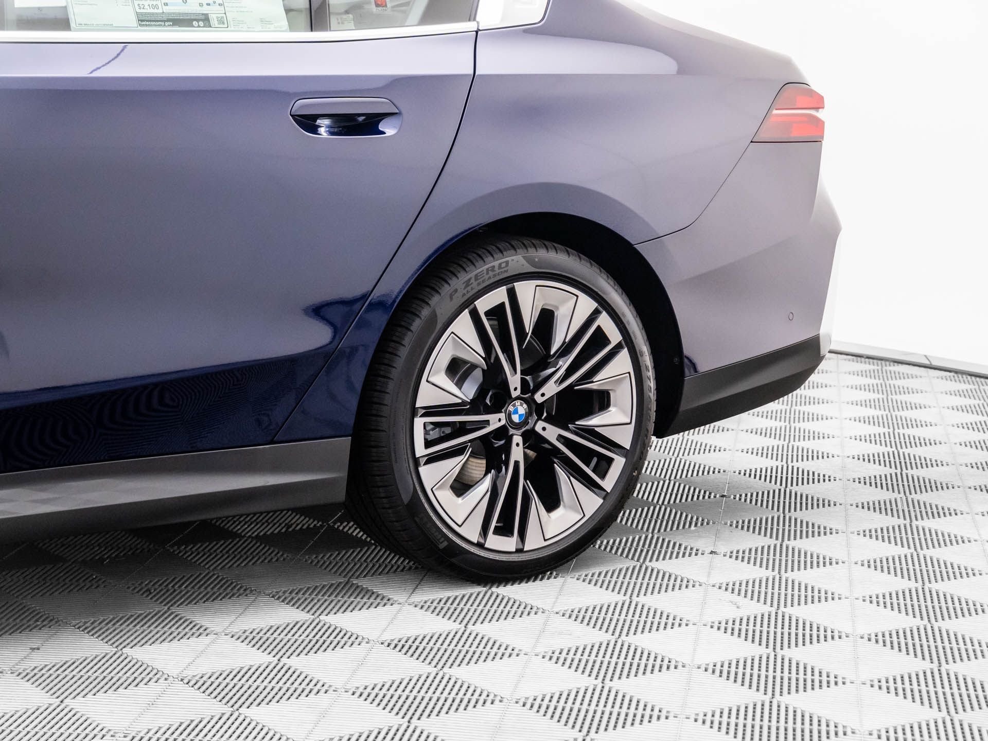 New 2026 BMW 530i xDrive AWD/4WD image 33