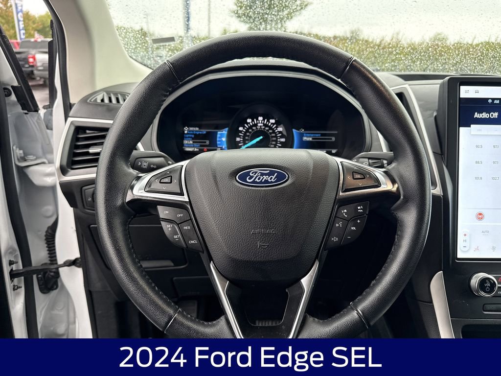 Used 2024 Ford Edge SEL image 17