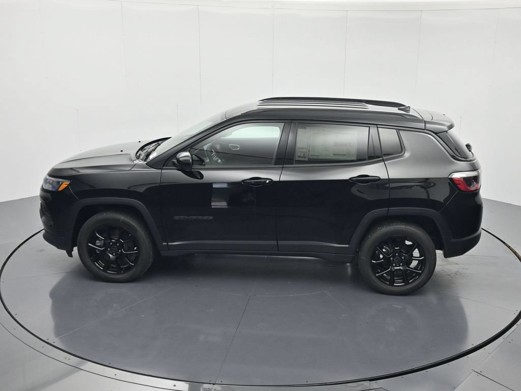 New 2026 Jeep Compass Latitude AWD/4WD image 35