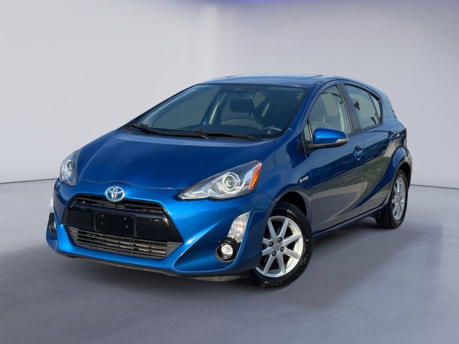 Used 2015 Toyota Prius C Four FWD video 2