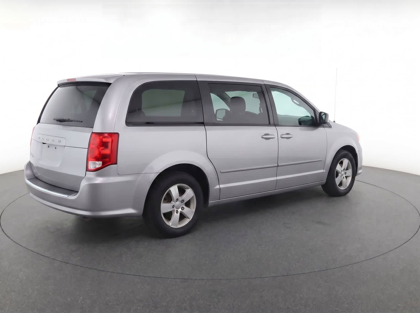 Used 2013 Dodge Grand Caravan SE FWD image 4