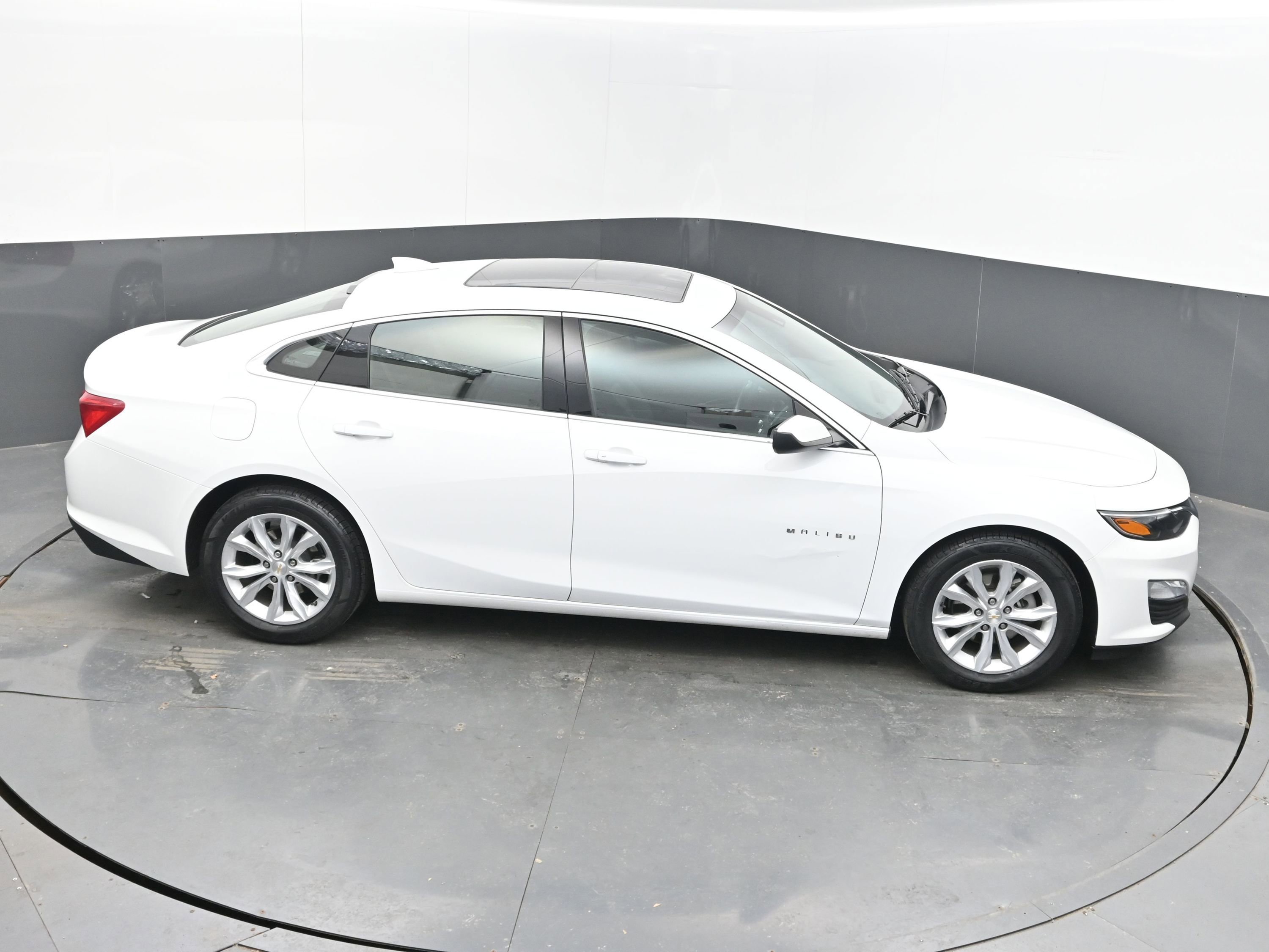 Used 2024 Chevrolet Malibu LT image 41