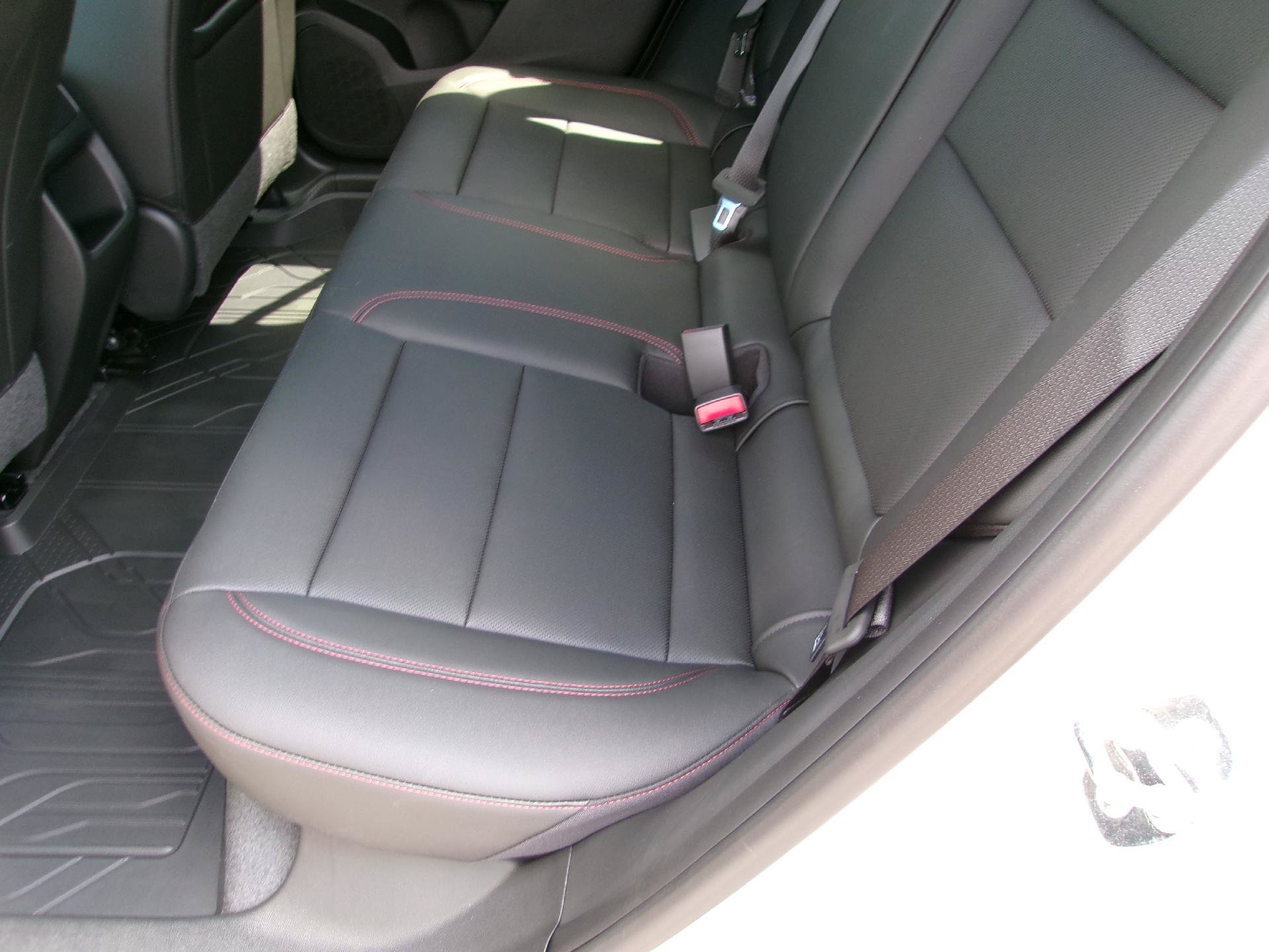 New 2026 Chevrolet Trax RS w/ Sunroof Package FWD image 16