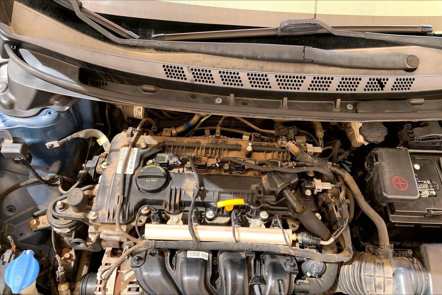 Used 2014 Hyundai Elantra SE FWD image 28