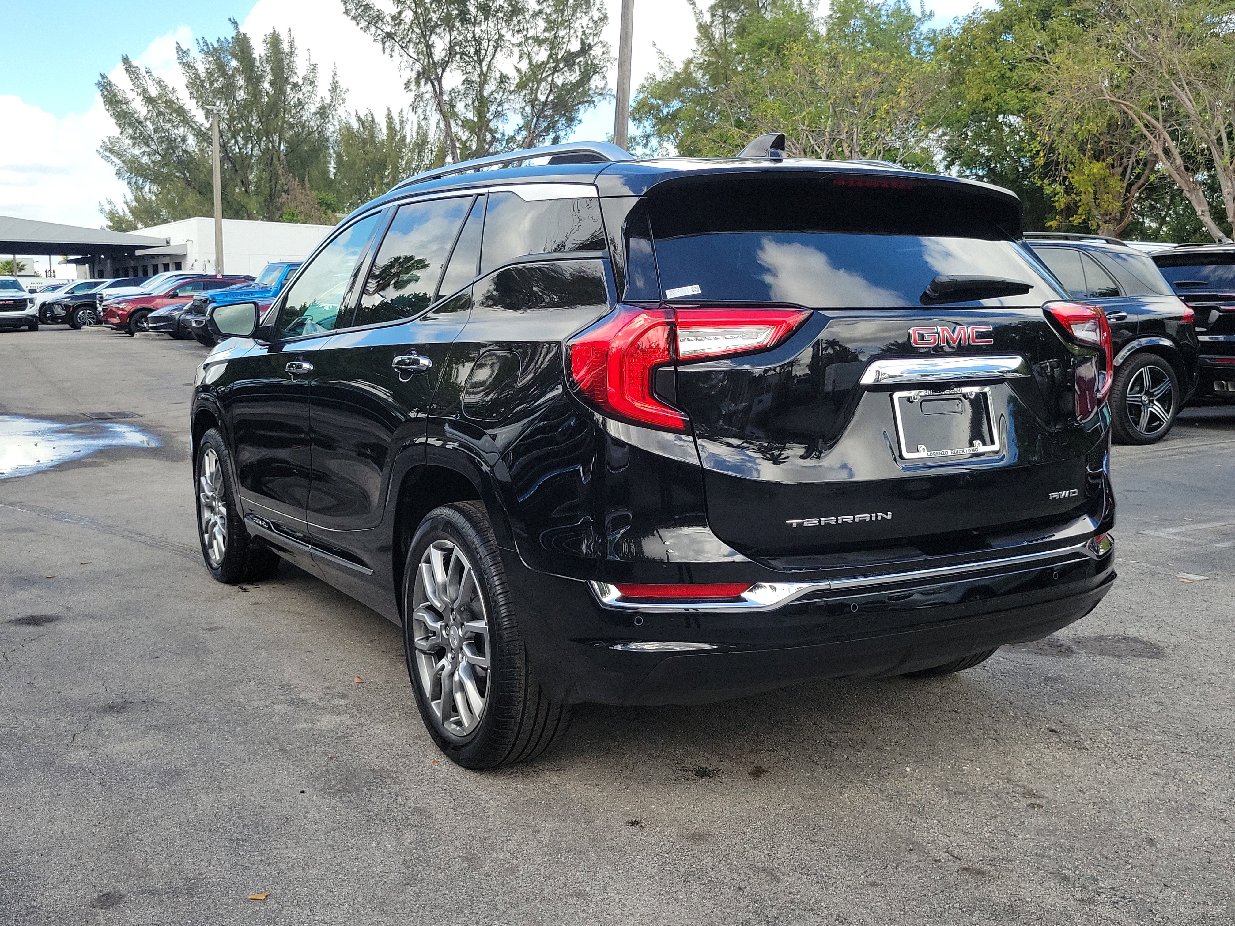 Used 2023 GMC Terrain Denali image 7