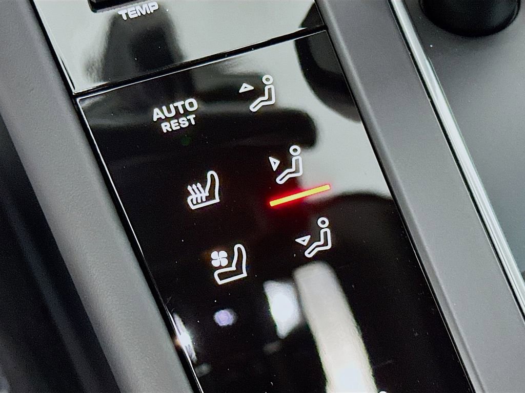 New 2026 Porsche Macan GTS AWD/4WD image 23