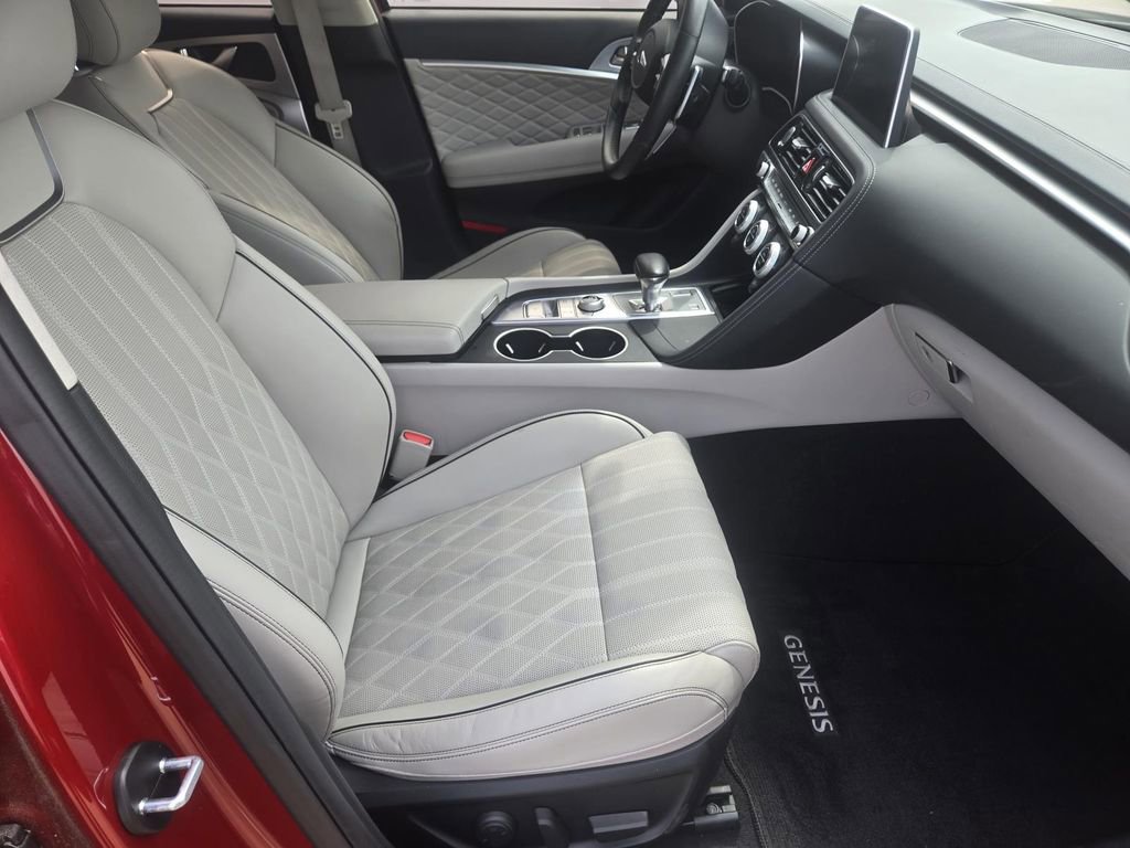 Used 2020 Genesis G70 3.3T w/ Prestige Package image 10