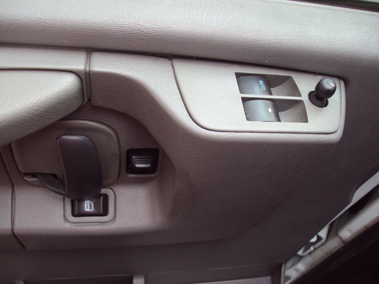 Used 2012 Chevrolet Express 1500 AWD w/ Power Package image 15