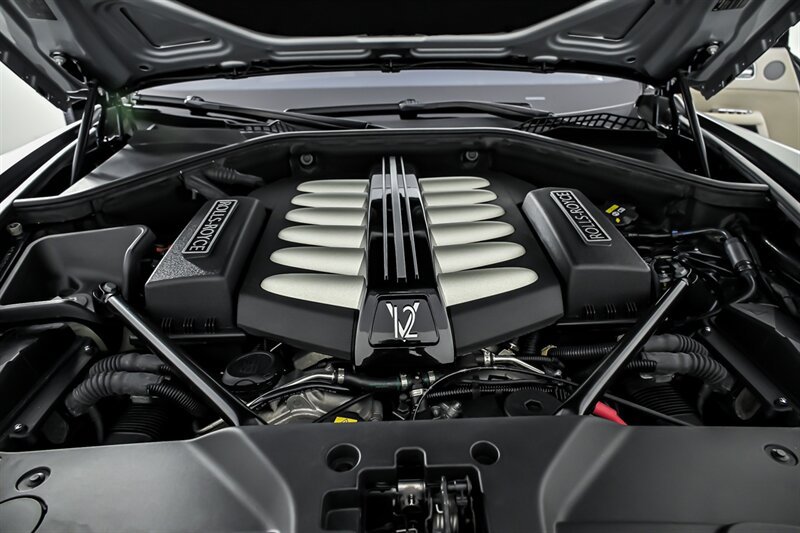 Used 2015 Rolls-Royce Wraith RWD image 12