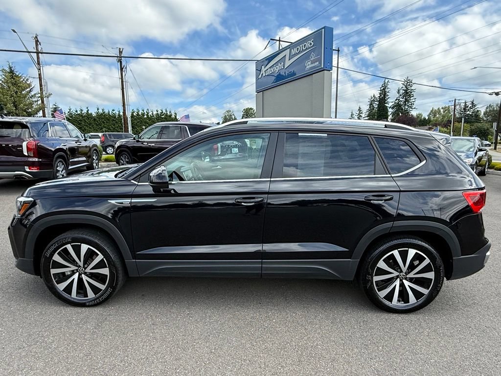 Used 2022 Volkswagen Taos SE AWD/4WD image 2
