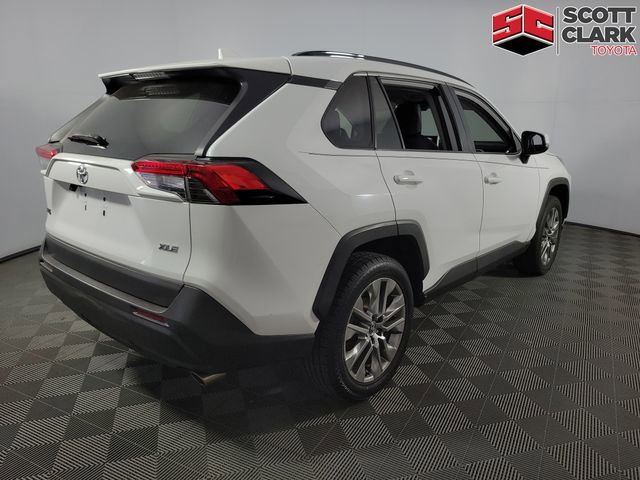 Used 2020 Toyota RAV4 XLE Premium FWD image 9