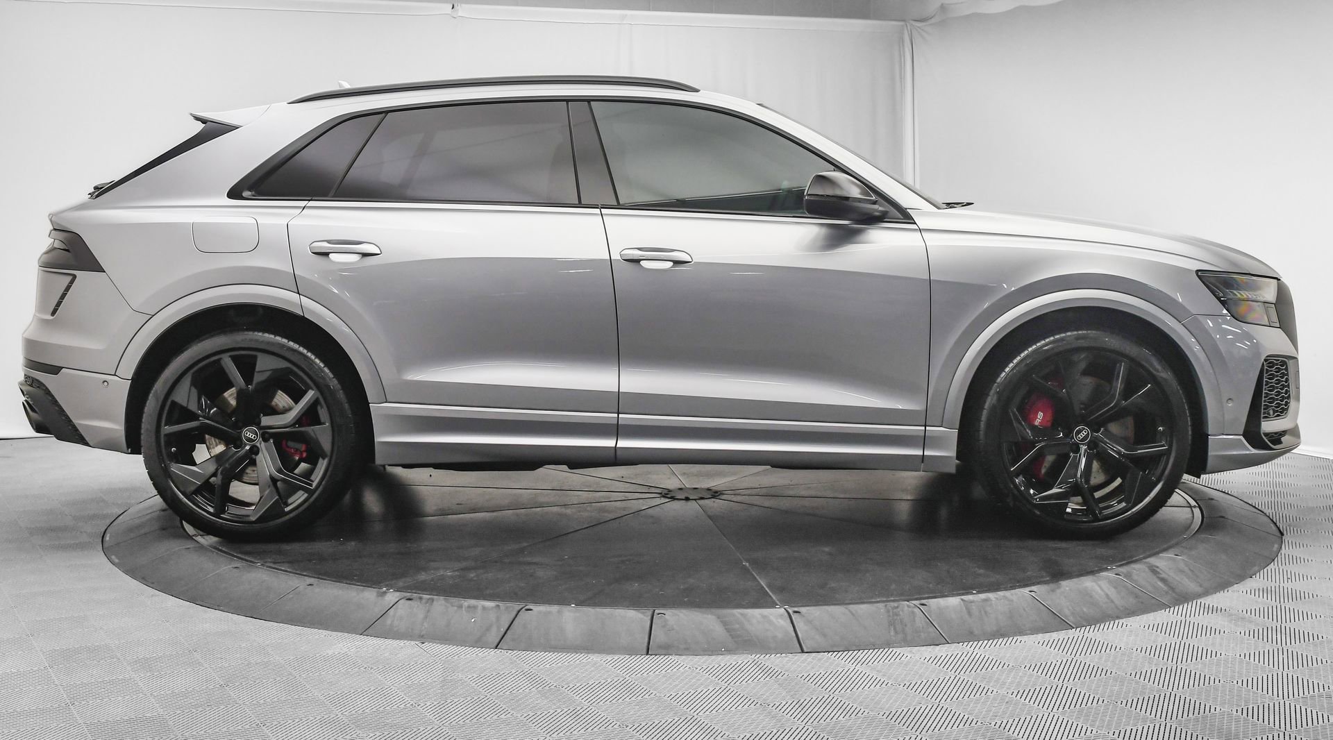 Used 2021 Audi RS Q8 4.0T w/ Black Optic Package image 10