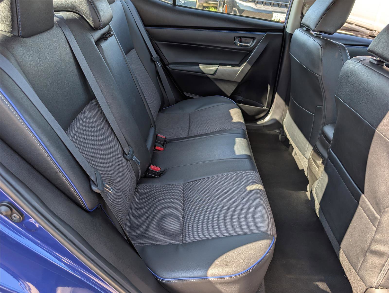 Used 2018 Toyota Corolla SE image 11
