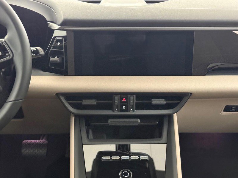 New 2026 Porsche Macan 4 Electric AWD/4WD image 15