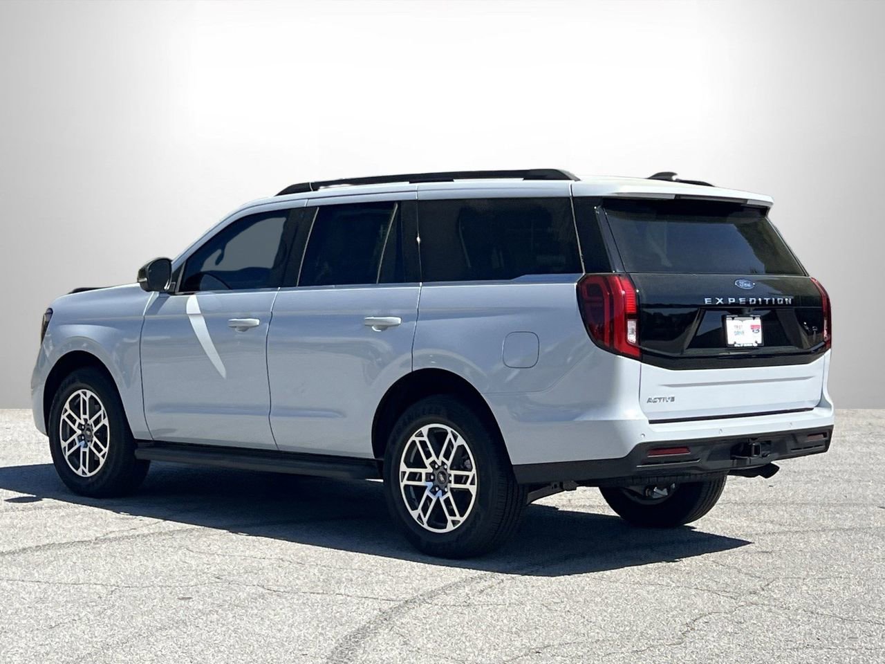 New 2026 Ford Expedition Active image 24