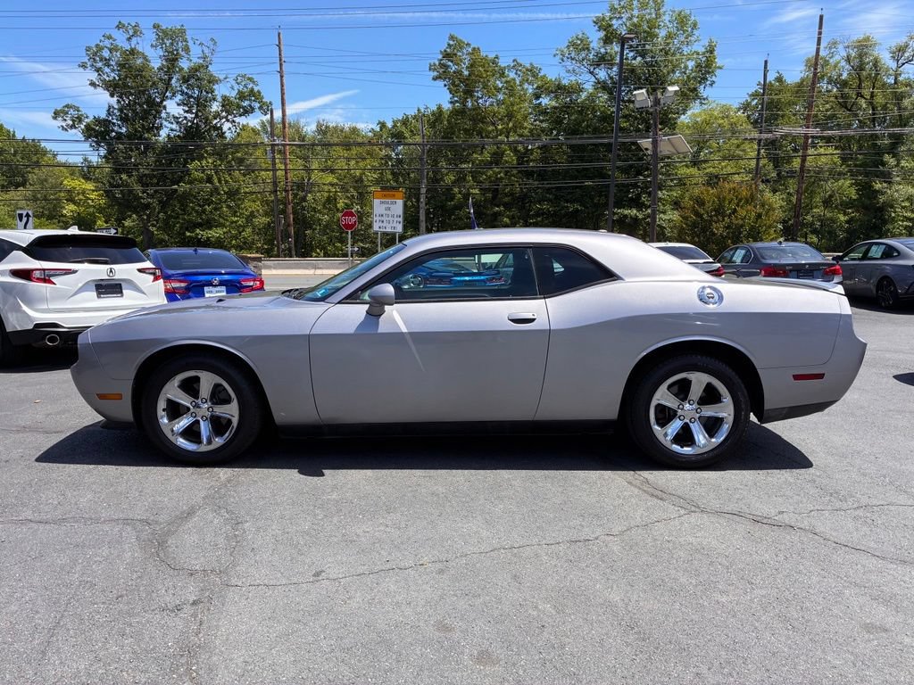 Used 2014 Dodge Challenger SXT w/ Sport Appearance Package RWD image 4