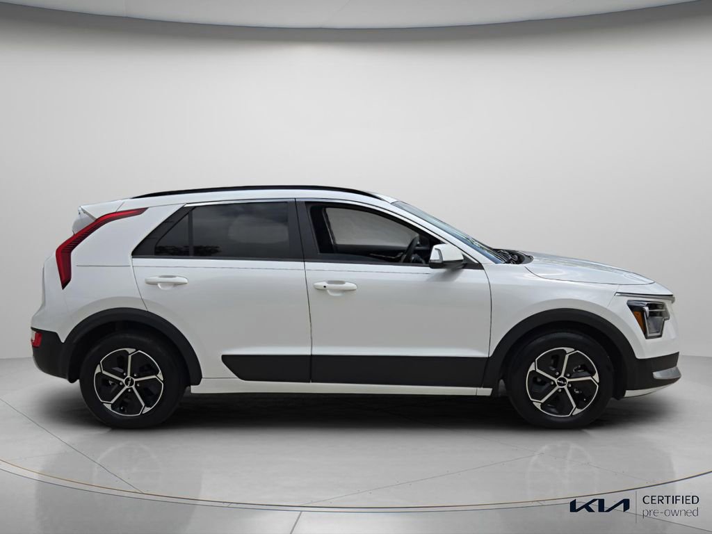 Used 2024 Kia Niro EX image 4