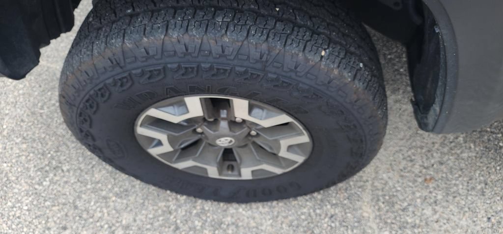 Certified 2021 Toyota Tacoma TRD Off-Road w/ Technology Package AWD/4WD image 12