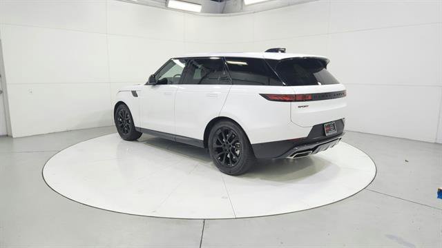 Used 2025 Land Rover Range Rover Sport SE image 5