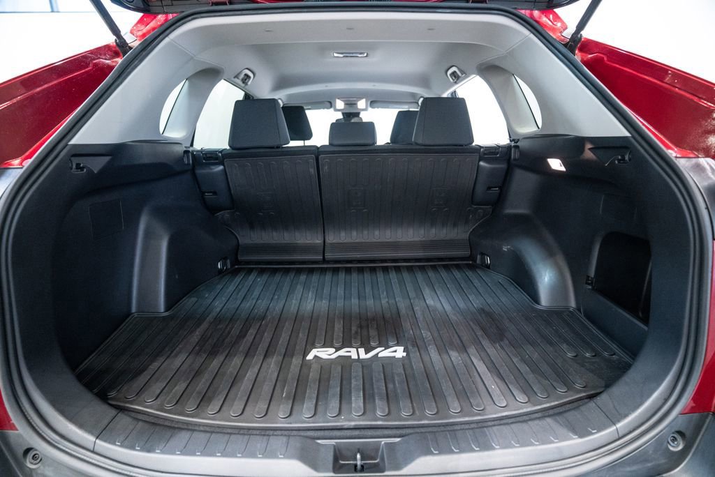 Certified 2020 Toyota RAV4 LE w/ All Weather Liner Package image 33