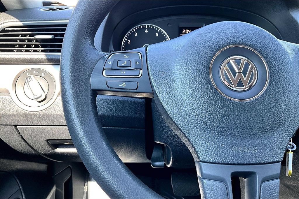 Used 2013 Volkswagen Passat 2.5 S FWD image 24