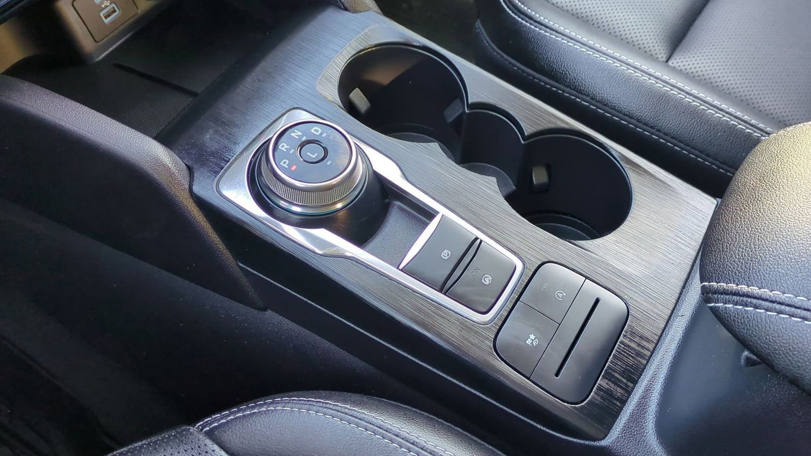 Used 2022 Ford Escape SEL image 35