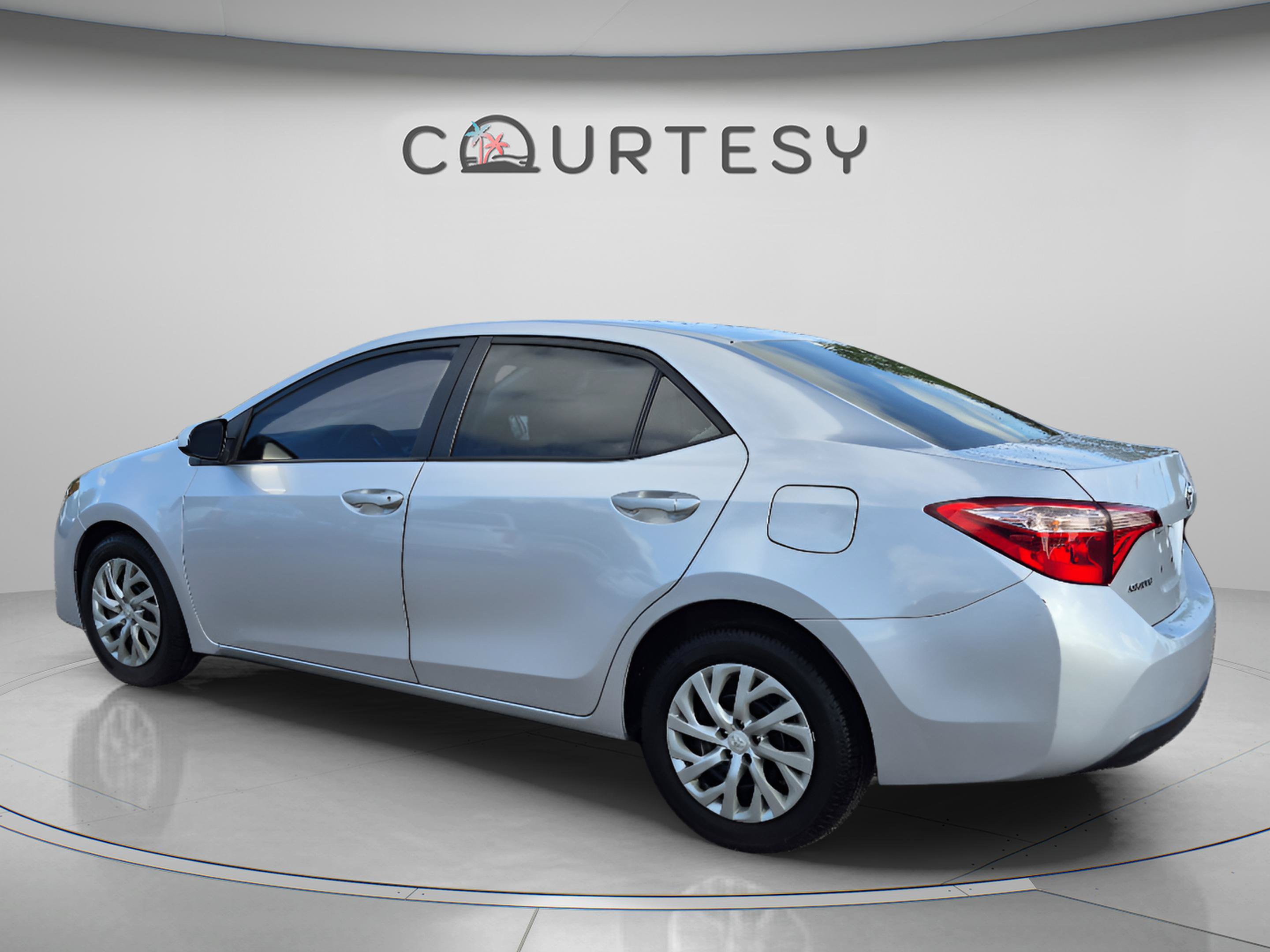 Used 2019 Toyota Corolla LE FWD image 5