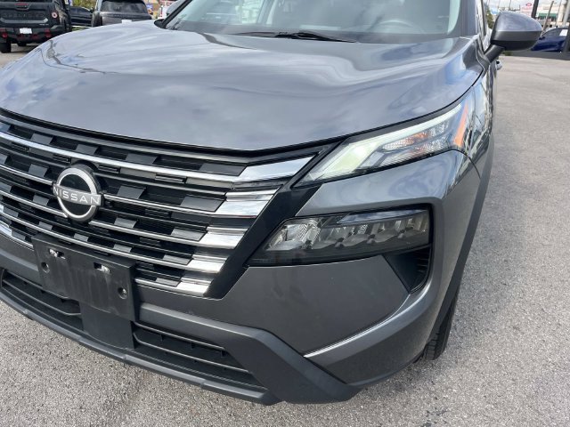Used 2024 Nissan Rogue SV AWD/4WD image 9