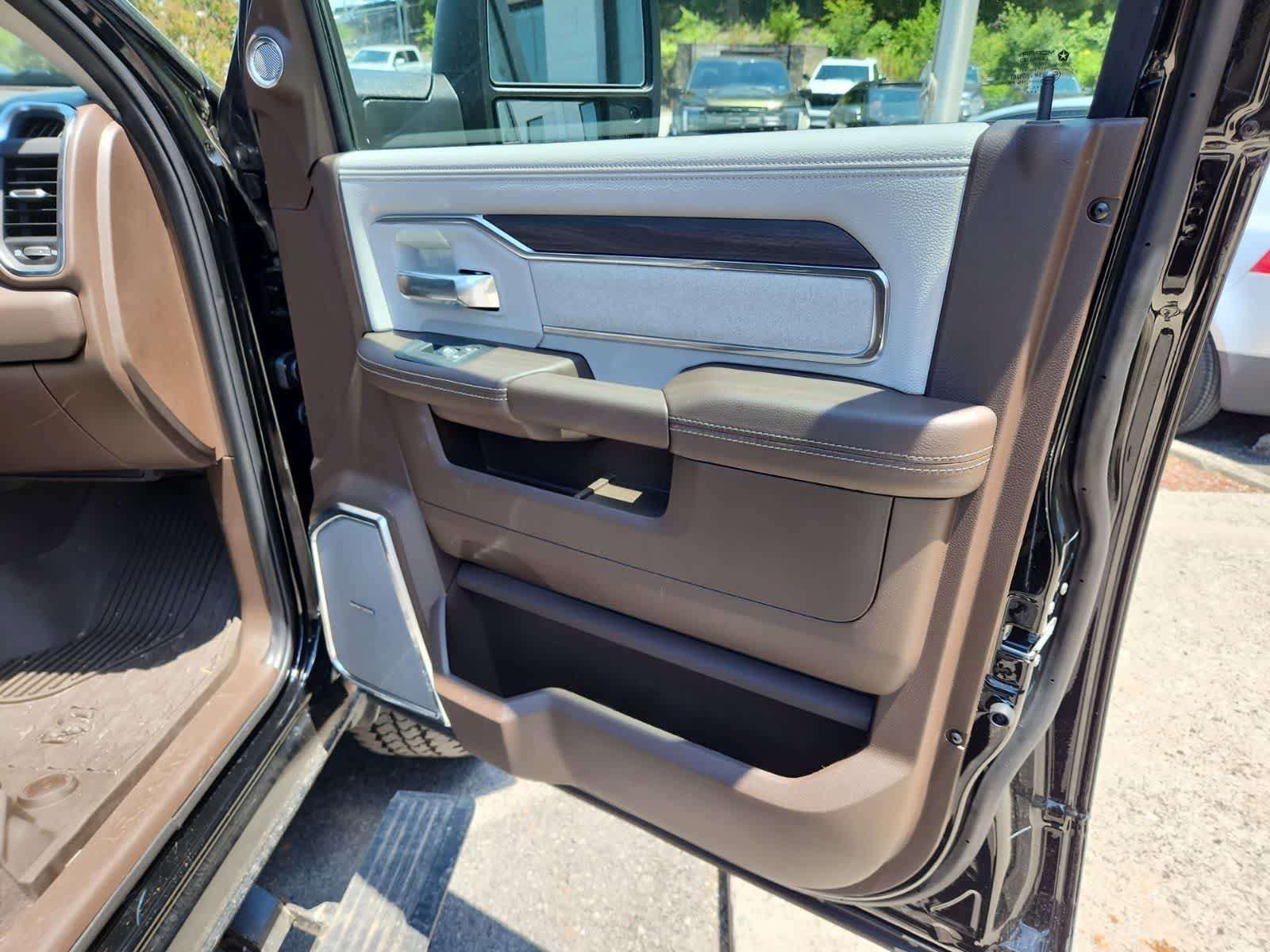 Used 2026 RAM 2500 Laramie AWD/4WD image 22