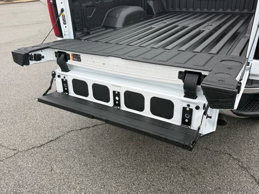 New 2026 GMC Sierra 2500 SLT w/ SLT Premium Package image 8