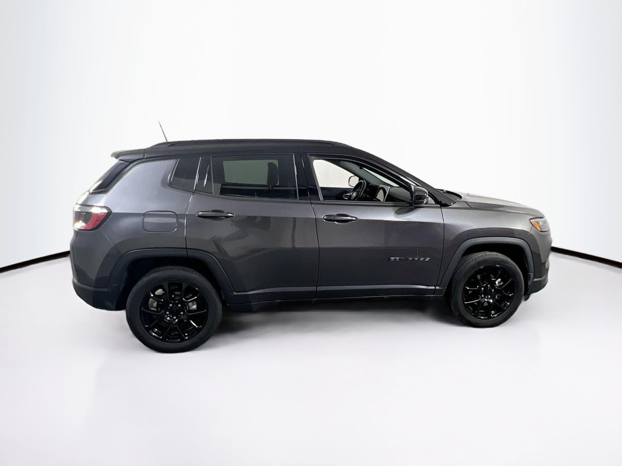 Used 2022 Jeep Compass Latitude w/ Convenience Group AWD/4WD image 4