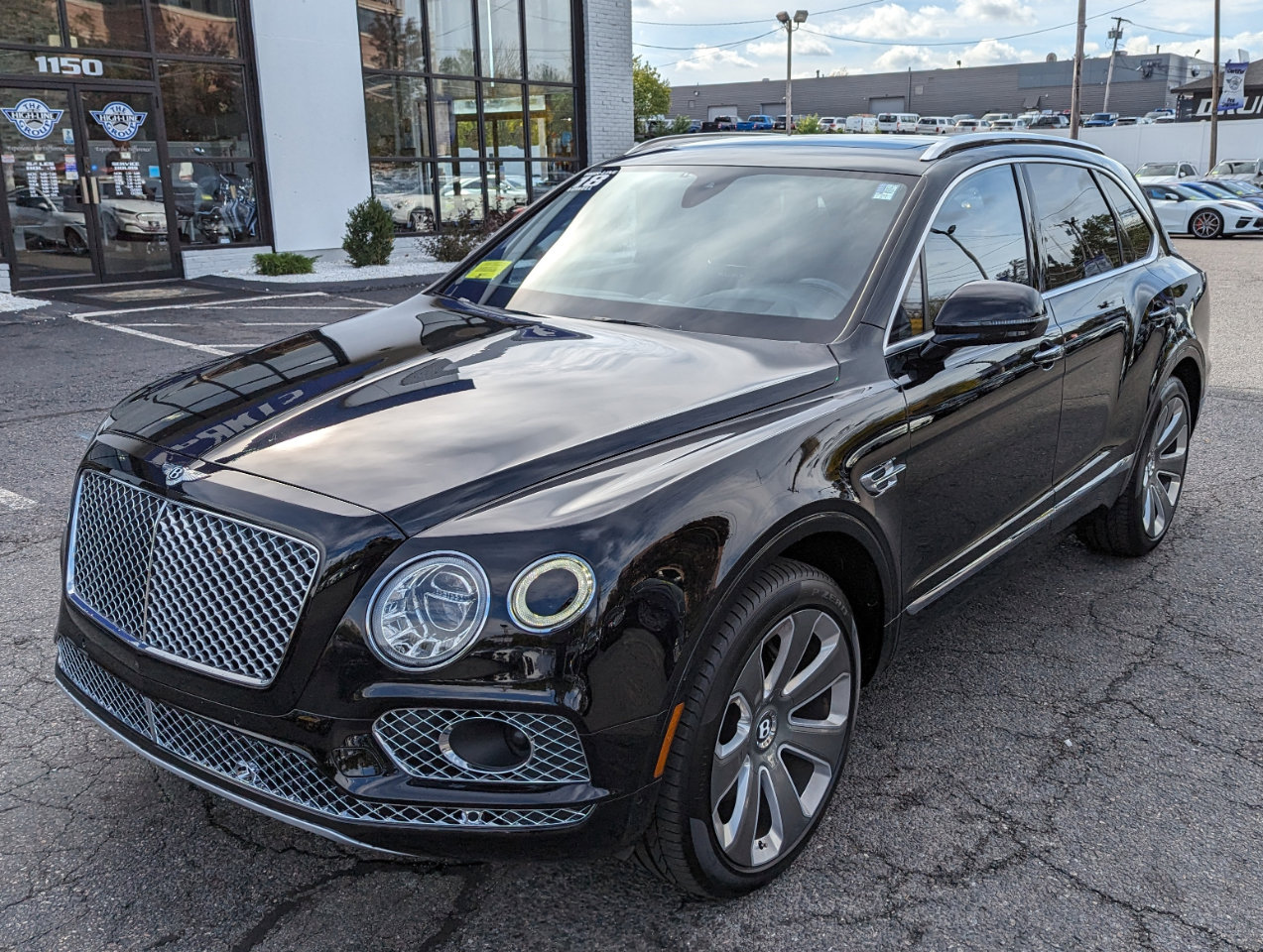 Used 2018 Bentley Bentayga Mulliner image 2
