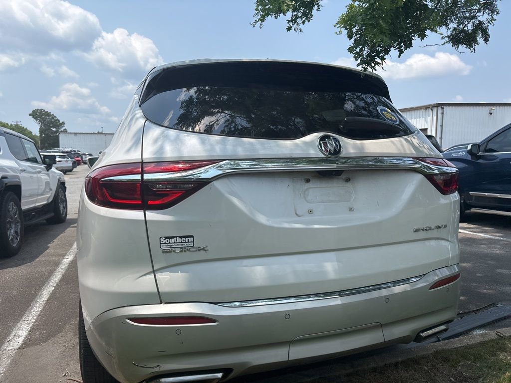 Used 2018 Buick Enclave Essence image 10