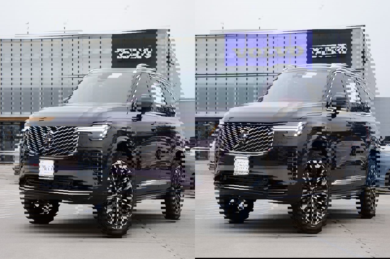 New 2025 Volvo XC90 B6 Core w/ Climate Package