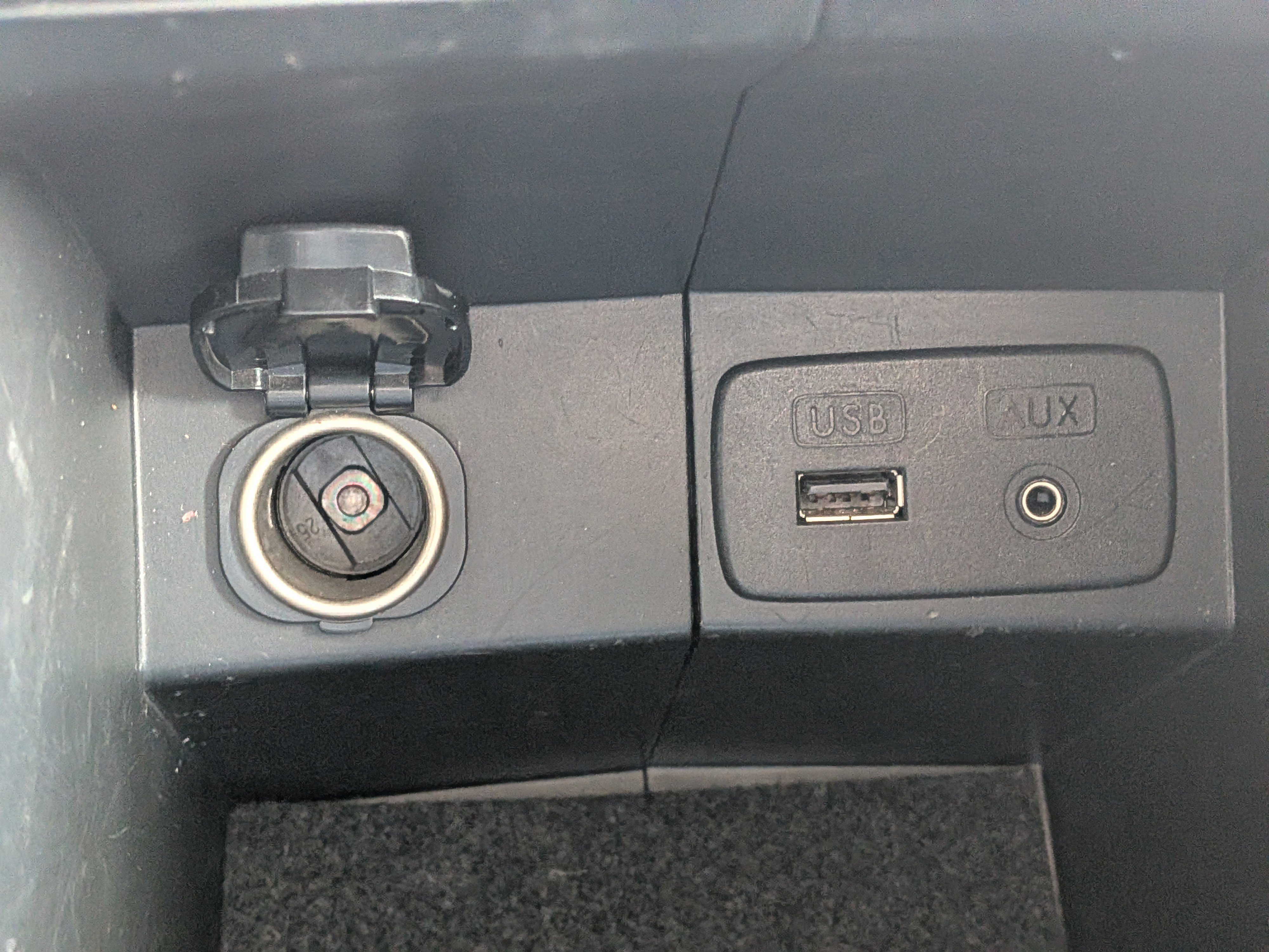 Used 2014 Subaru Forester 2.5i Limited w/ Popular Package #2 image 31