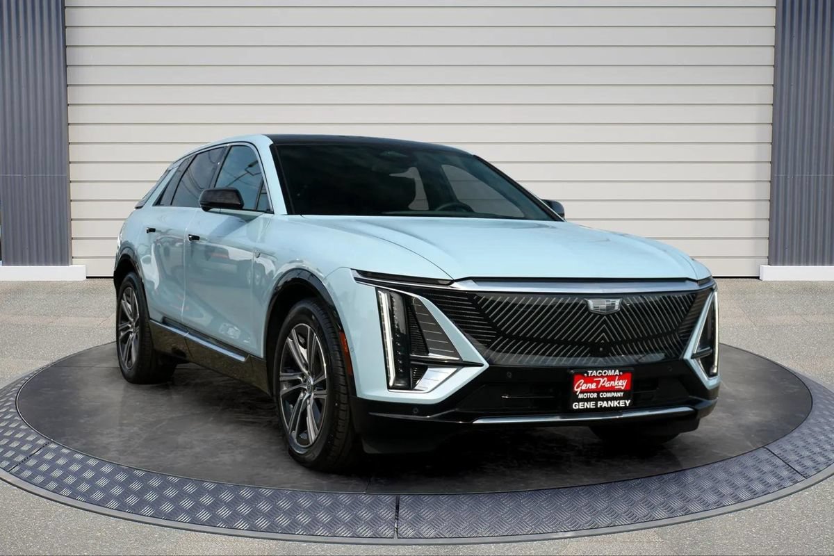 Used 2024 Cadillac Lyriq Luxury