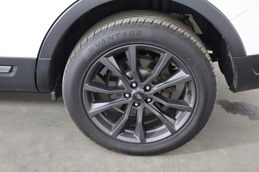 Used 2018 Ford Explorer XLT w/ Equipment Group 202A image 44