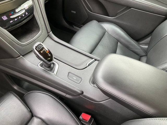 Used 2017 Cadillac XT5 Luxury w/ Driver Awareness Package image 16