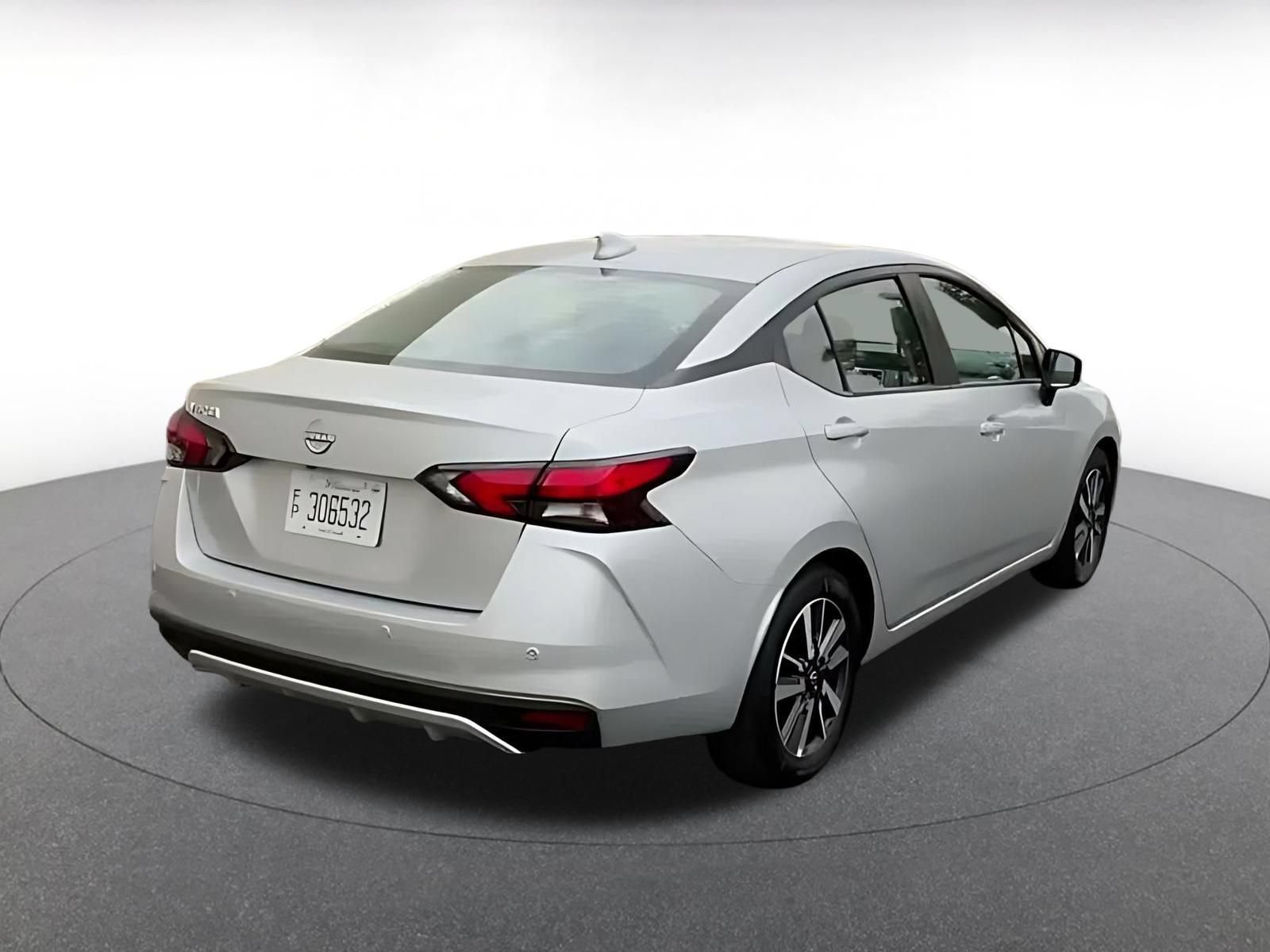 Used 2025 Nissan Versa SV FWD image 10