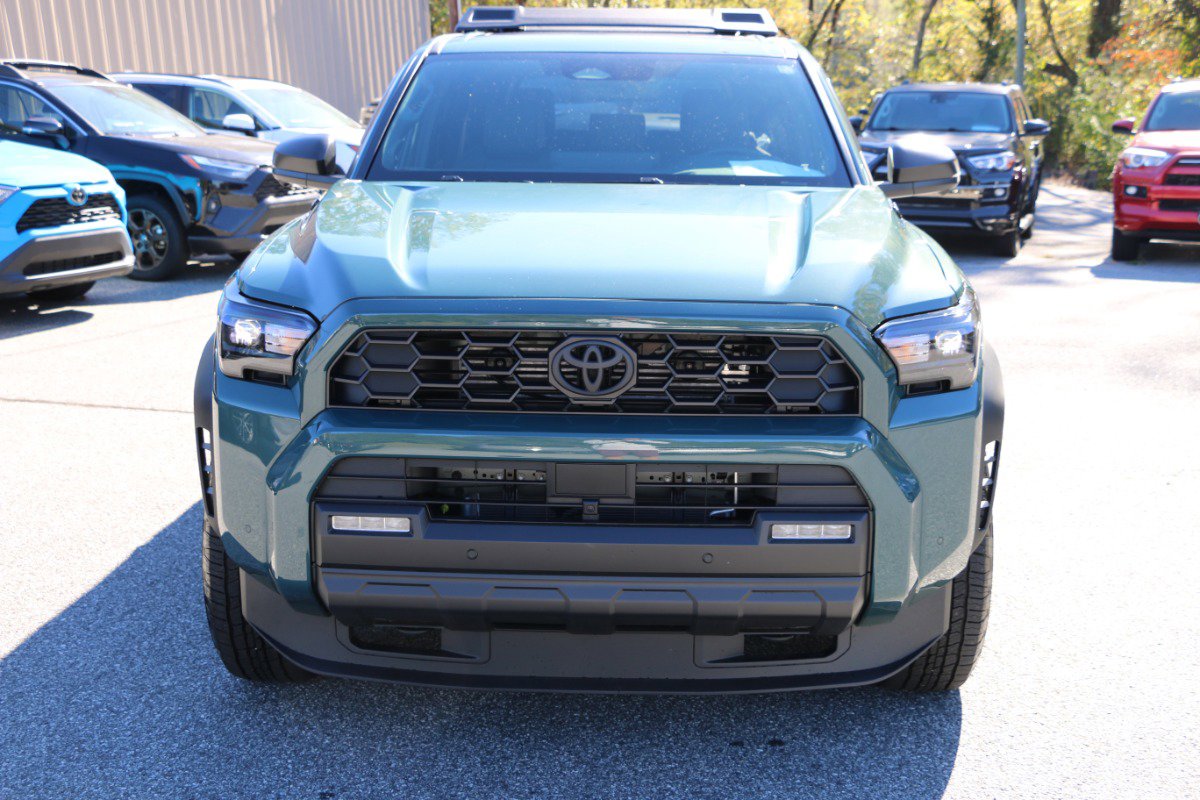 Used 2025 Toyota 4Runner TRD Off-Road image 11