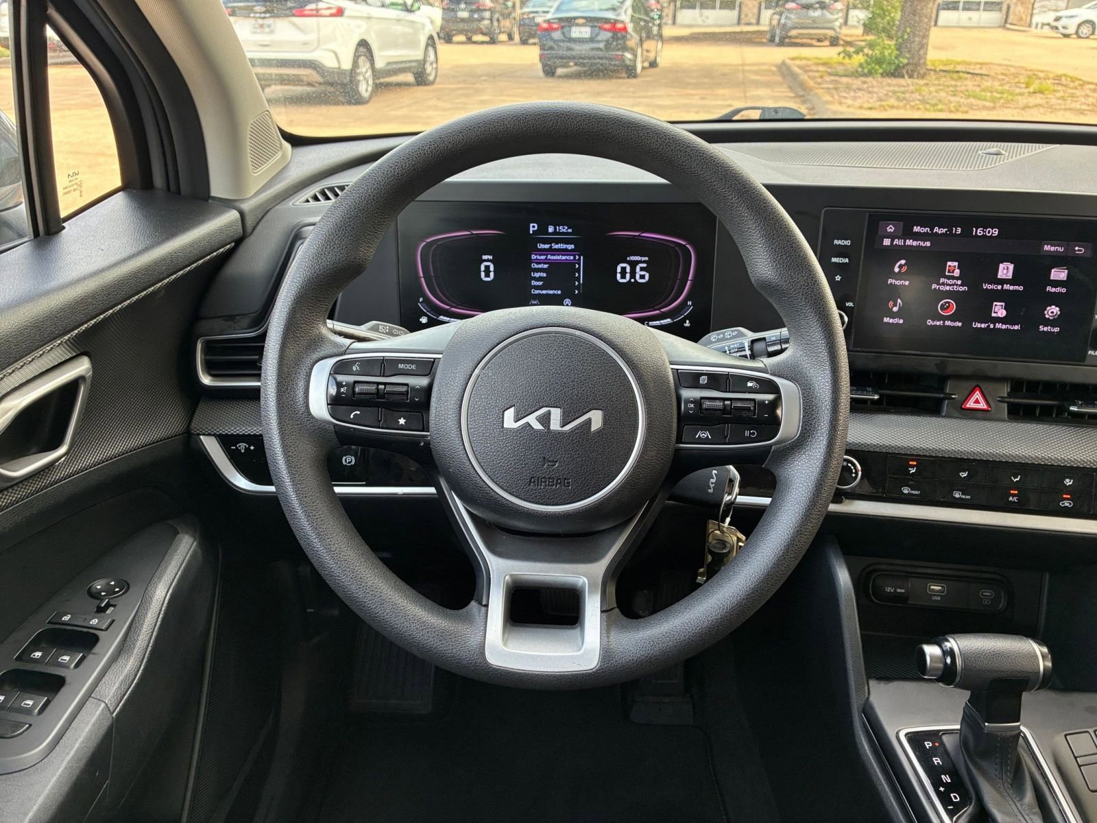 Used 2024 Kia Sportage LX image 31