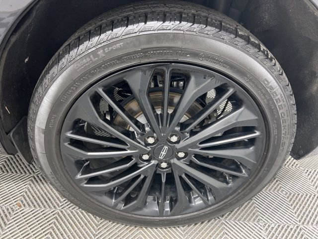 Certified 2023 Lincoln Corsair AWD w/ Equipment Group 101A image 12