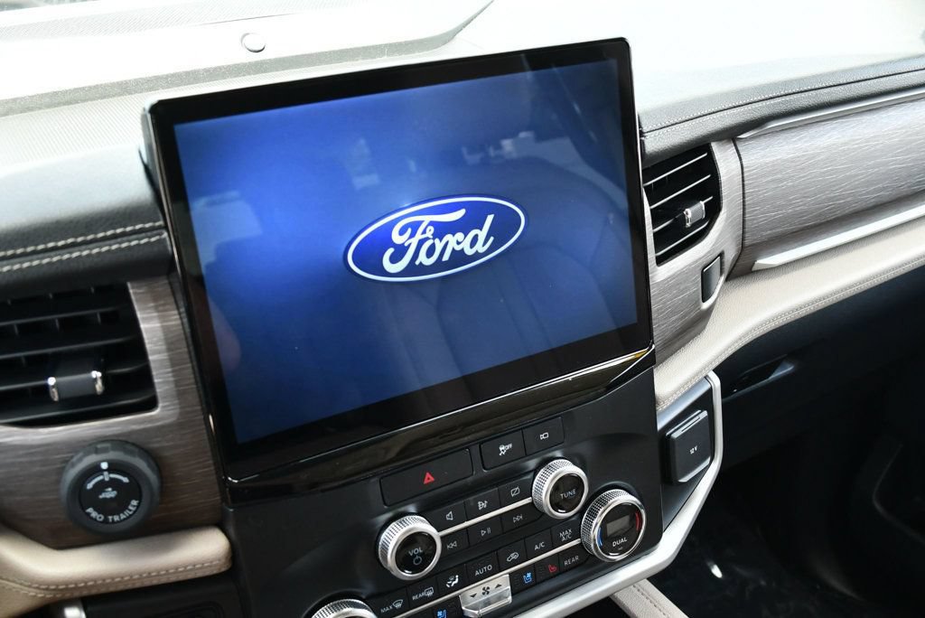 Used 2022 Ford Expedition Limited AWD/4WD image 59