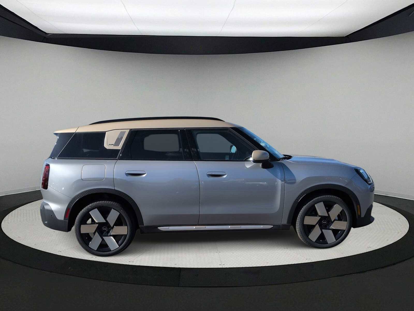 New 2025 MINI Cooper Countryman S image 9
