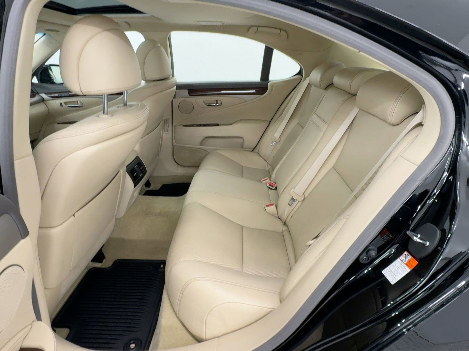 Used 2015 Lexus LS 460 w/ Comfort Package image 13