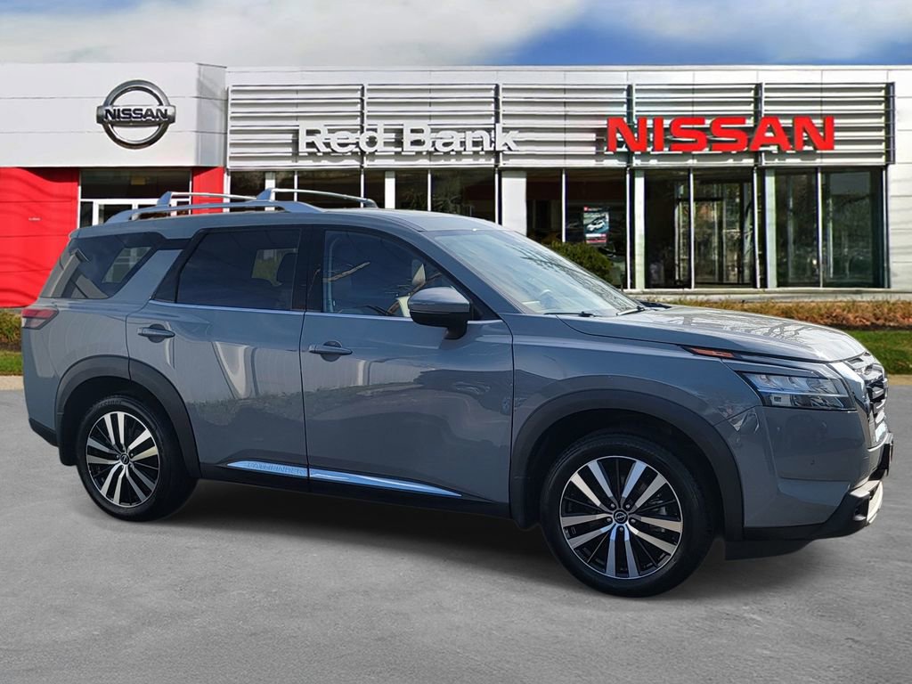 Used 2024 Nissan Pathfinder Platinum AWD/4WD image 5