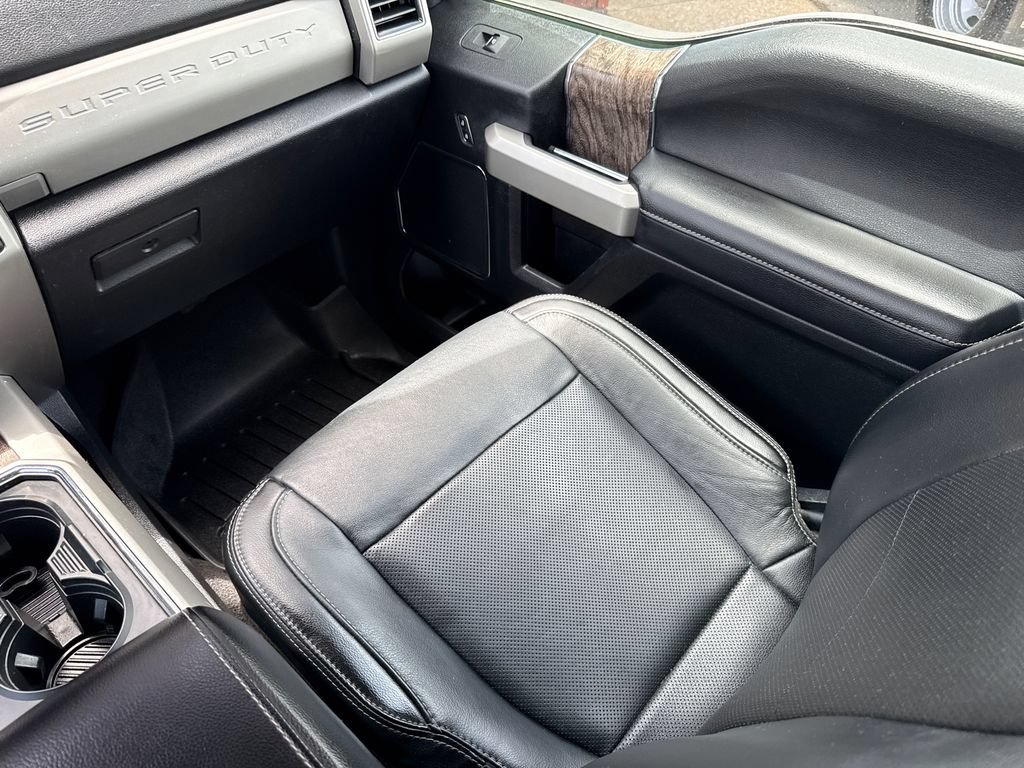 Used 2019 Ford F450 Lariat w/ Lariat Ultimate Package AWD/4WD image 16